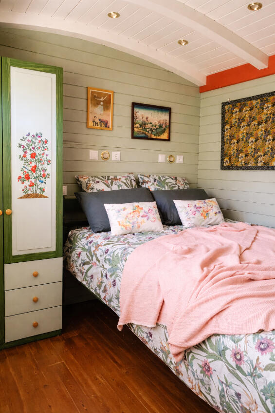 Chambre parentale confortable dans la roulotte à Antully