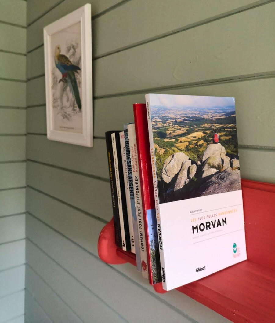 Livres à disposition pour un séjour calme et inspirant en roulotte