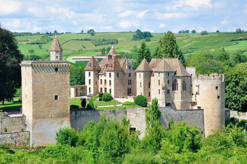 Château de Couches, site historique à visiter près d’Antully